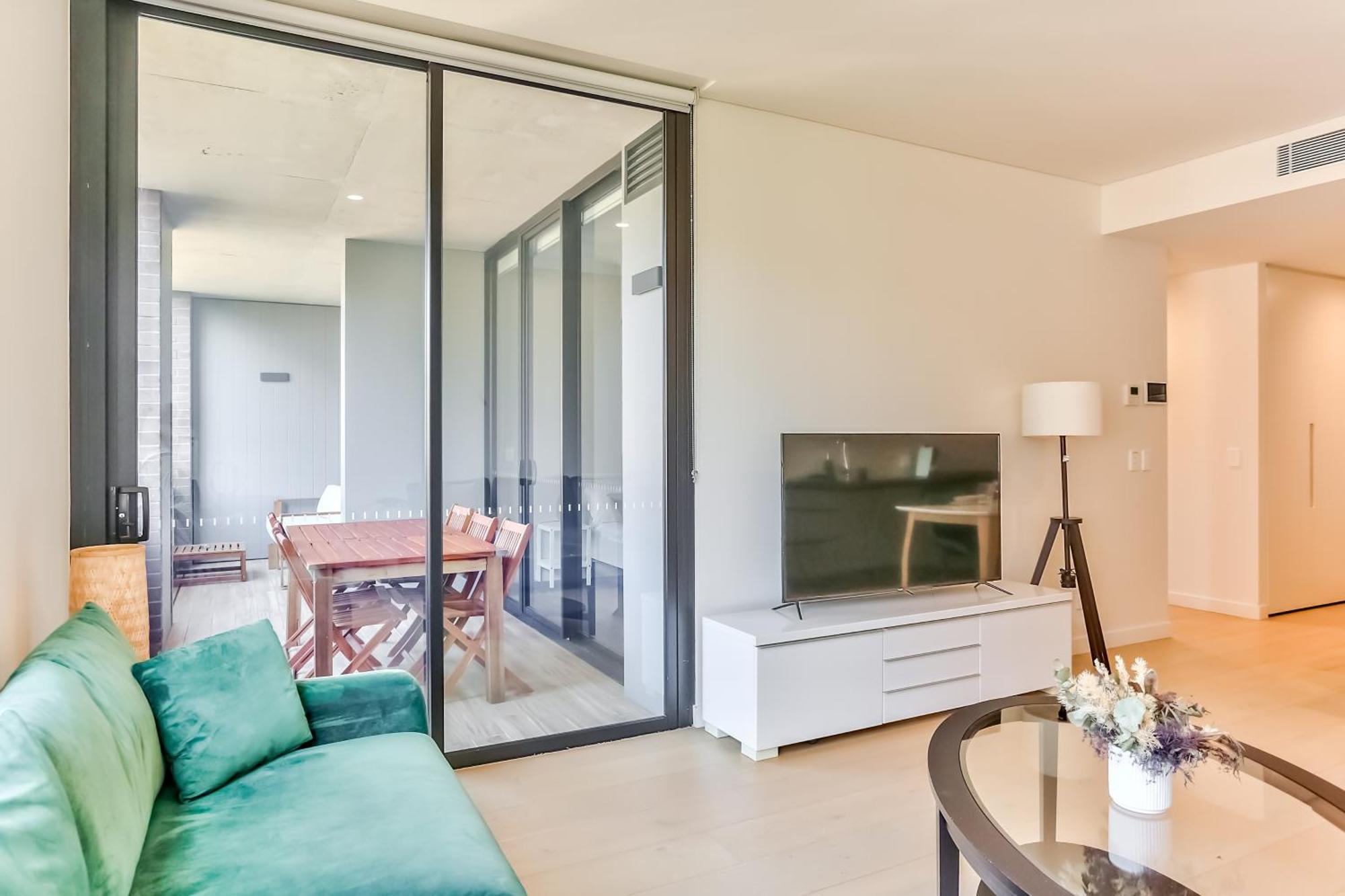 Modern 2 Bedroom Darling Harbour Sydney