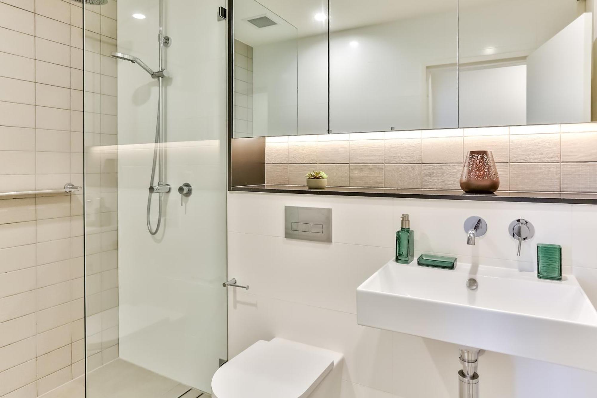 Modern 2 Bedroom Darling Harbour Sydney