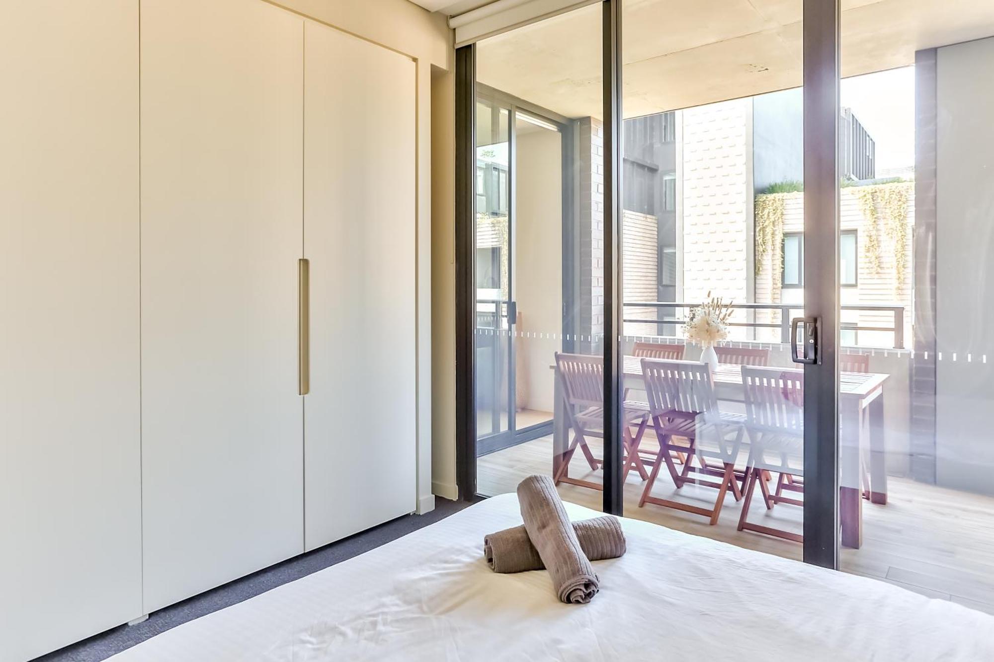 Modern 2 Bedroom Darling Harbour